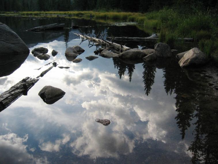 lake_reflect_rocks4.jpg