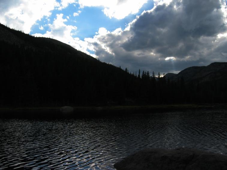 lake_reflect_rocks6.jpg