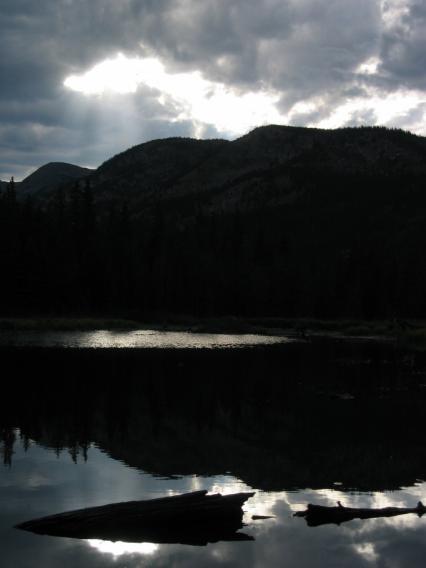 lake_reflect_rocks7.jpg